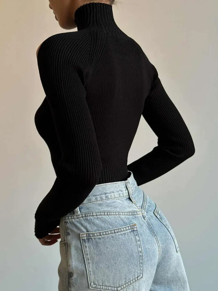 black knitted cropped top